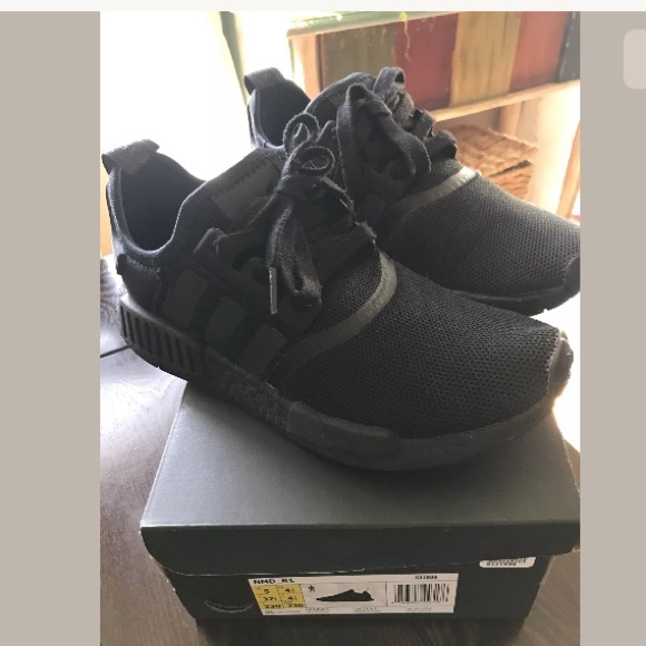 adidas nmd triple black womens